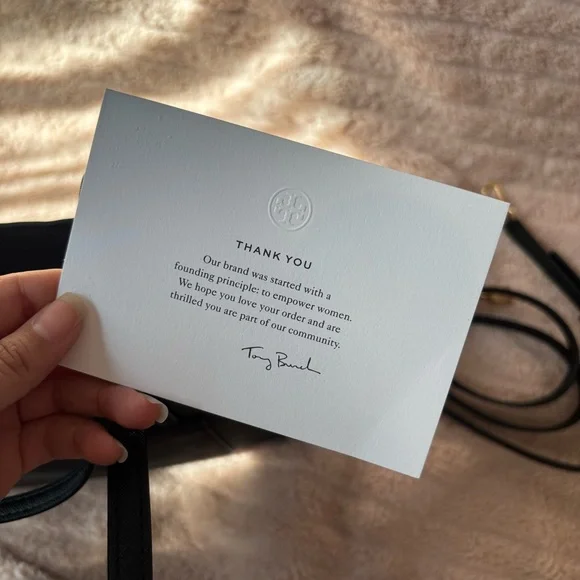 Tory Burch Emerson Leather Women's Tote - Picture 13 of 14